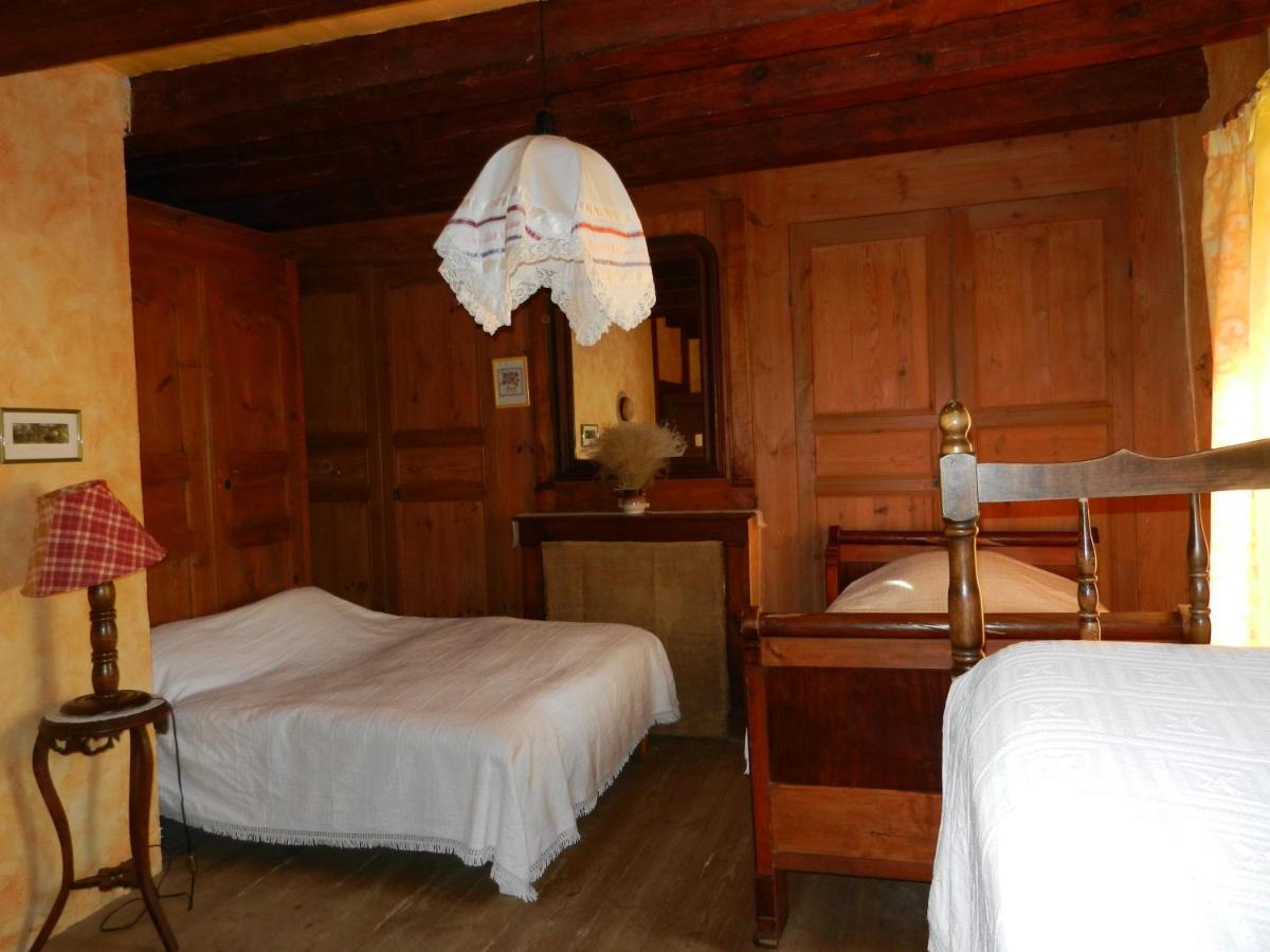 Auberge Paysanne Loubaresse (Cantal) Exterior foto