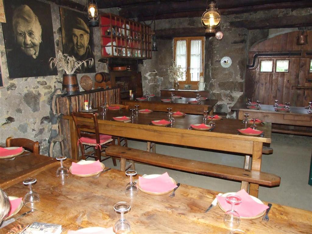 Auberge Paysanne Loubaresse (Cantal) Exterior foto