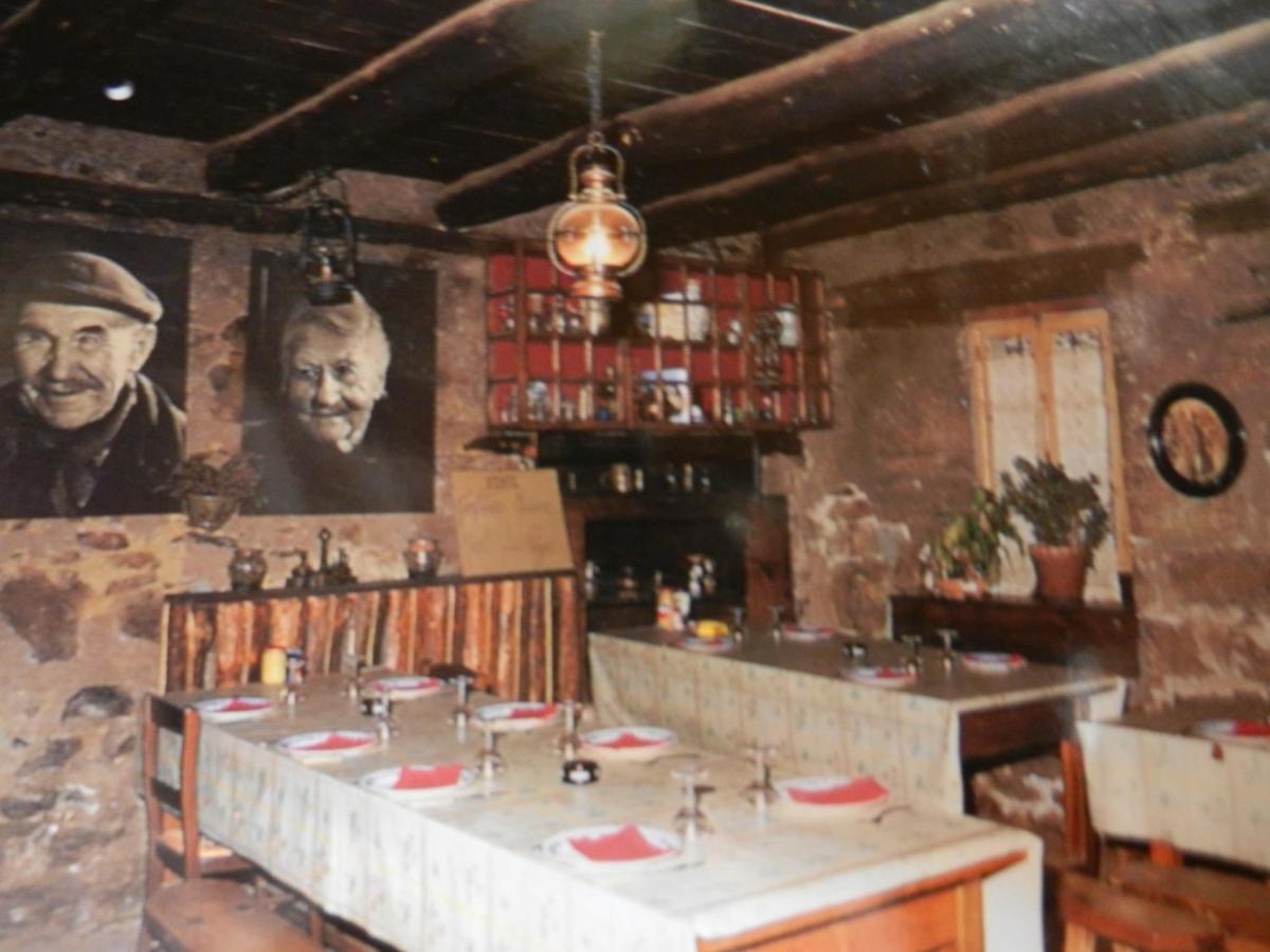 Auberge Paysanne Loubaresse (Cantal) Exterior foto